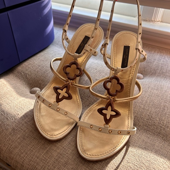 AUTH Louis Vuitton Leather Monogram Flower Wedge Shoes Sandals size 38.5 (8-9) - Picture 1 of 8